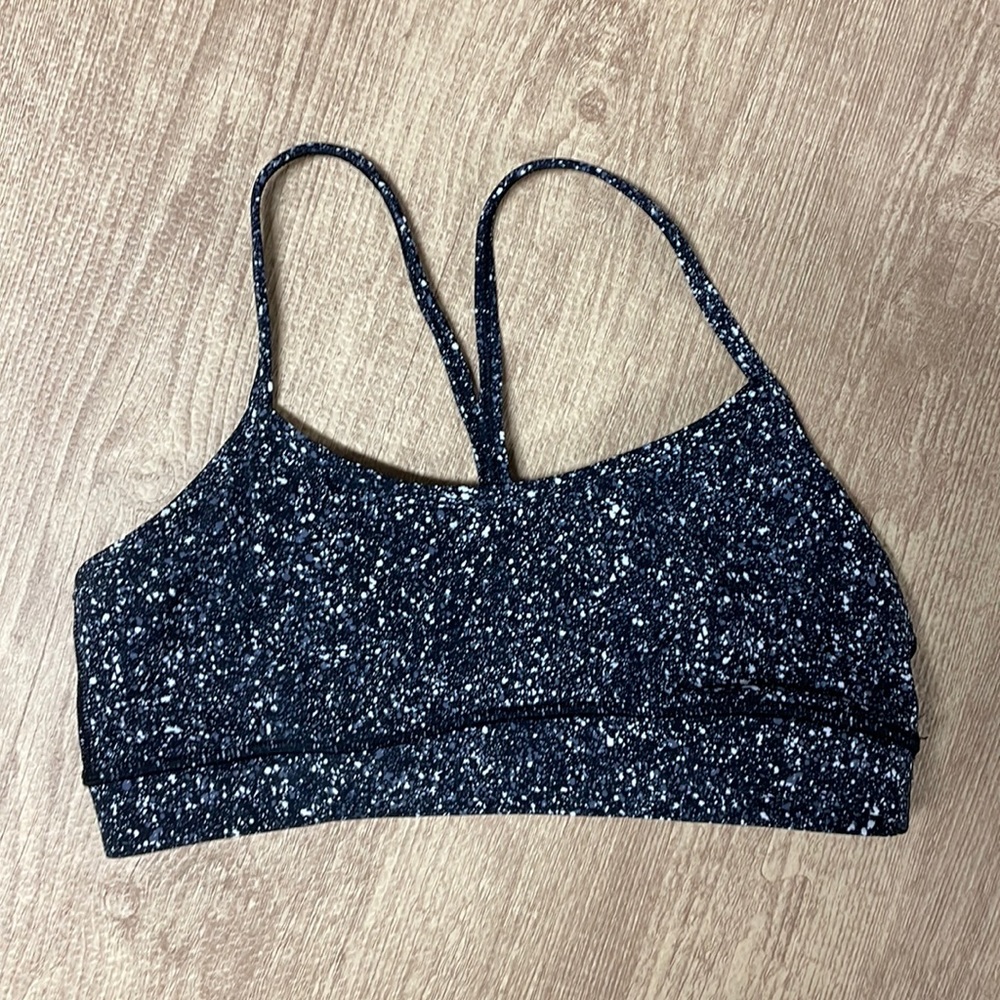 Size 6 Lululemon flow bra!